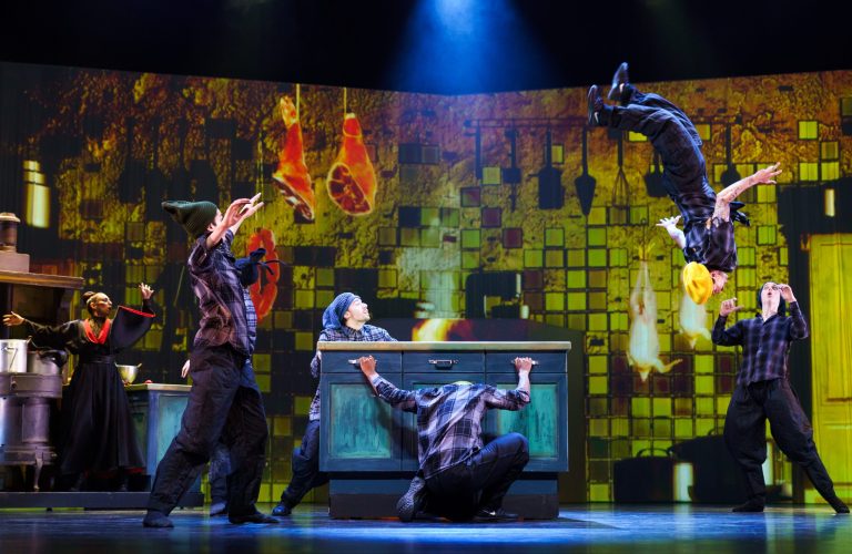 DOETINCHEM — Sprookjesfiguren dansen in spectaculaire mix van hiphop en ballet in Amphion
