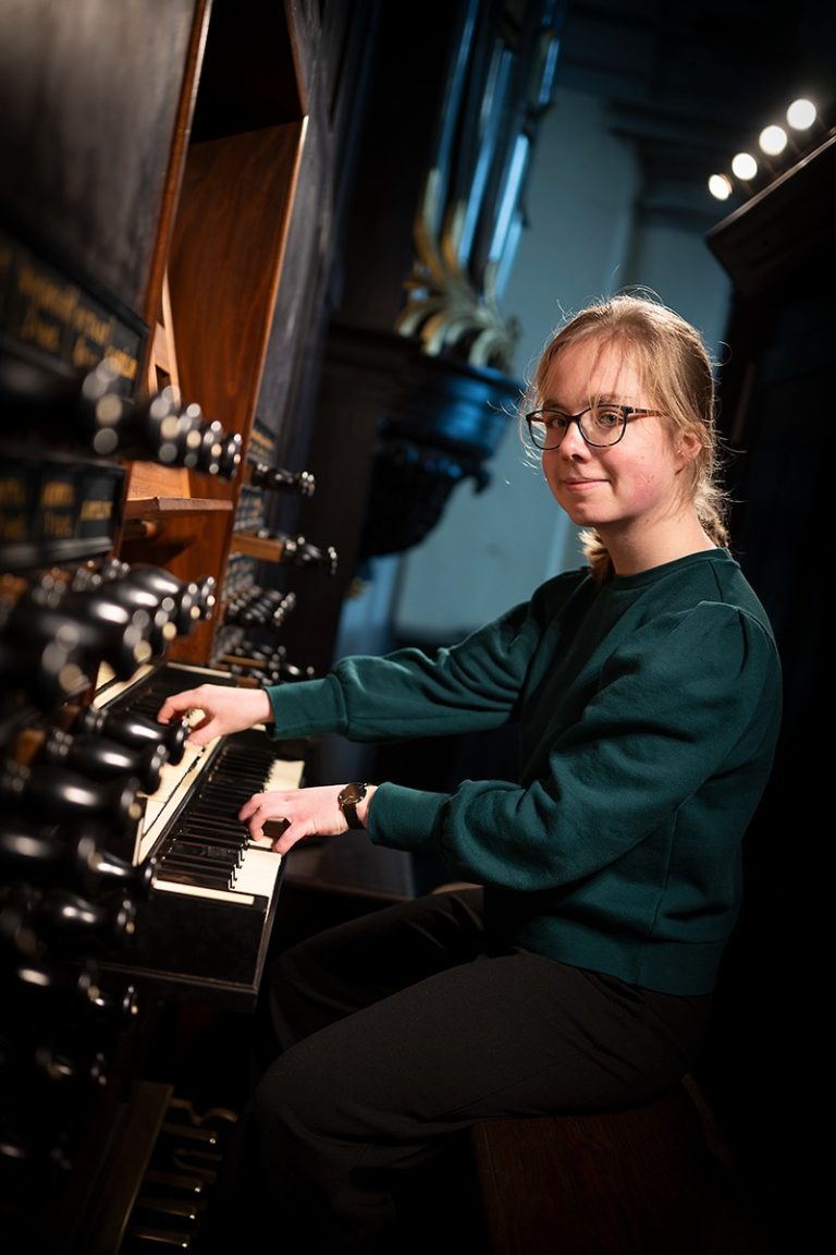 LOCHEM β Marktorgelconcert met Annemiek Zeldenrust in Gudulakerk Lochem