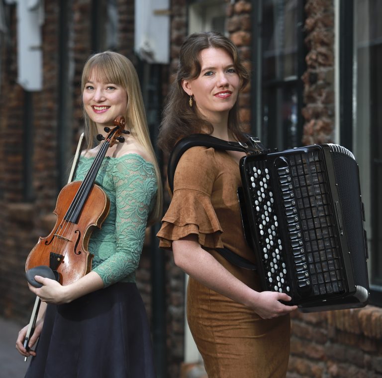 LOCHEM β Duo De Thuiskomst verzorgt zomeravondconcert in Gudulakerk Lochem